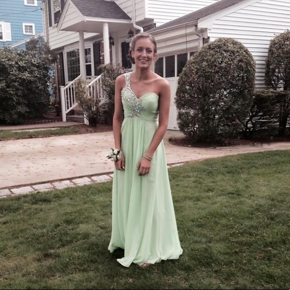 PROM DRESS - Picture 1 of 4